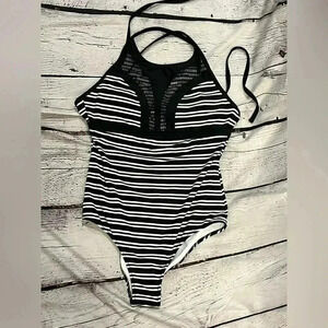 Vanilla/Beach Sport • One-Piece Striped Swimsuit